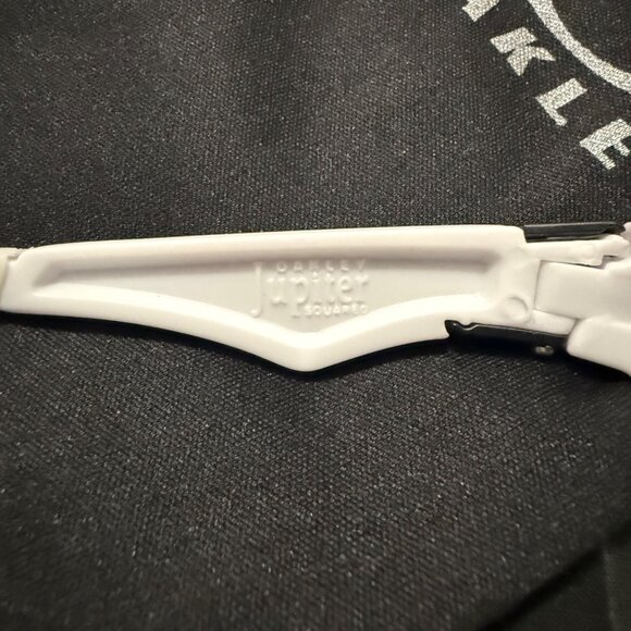 Oakley Jupiter Mens Sunglasses Black Lenses - Picture 8 of 8